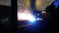 Why plasma is better for industrial gouging: carbon arc vs. plasma 