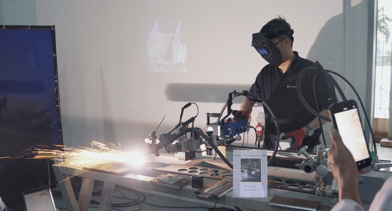 cutting metal with plasma