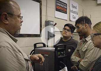 Instructors talk about advantages of Powermax SYNC plasma cutters