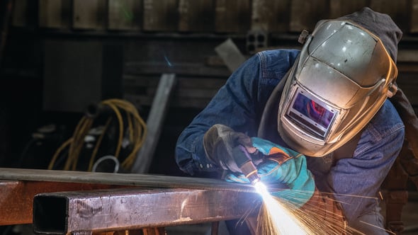 Handheld plasma cutter