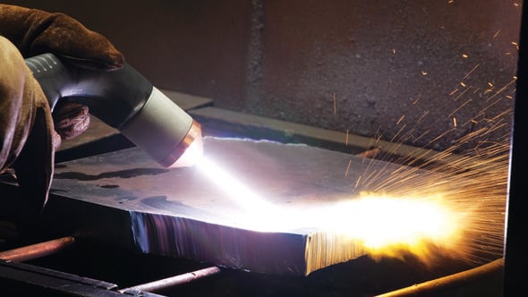 Handheld plasma cutter