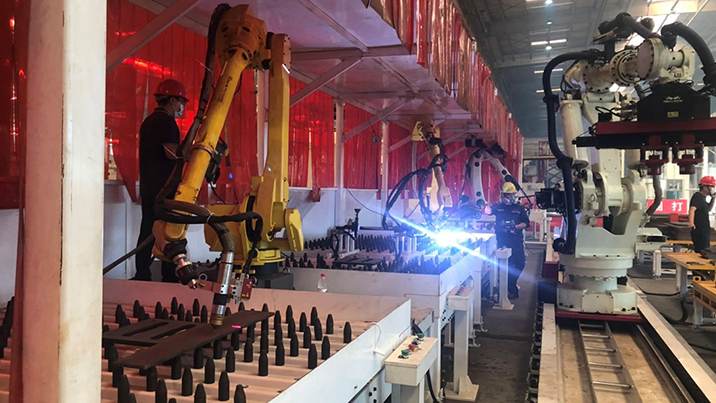 ART_China_construction_XPR300_01_716x403.jpg