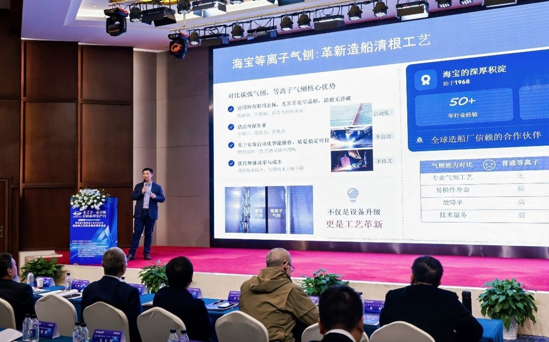 Image of speaker on the stage